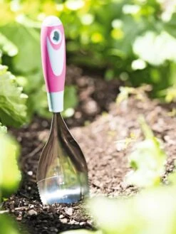 Dirty Little Digger™ -Garden Care Store 8594982 9961 tif