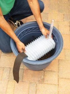 Adjustable Self-Watering Insert For Pots And Planters -Garden Care Store 8610250 0006 tif